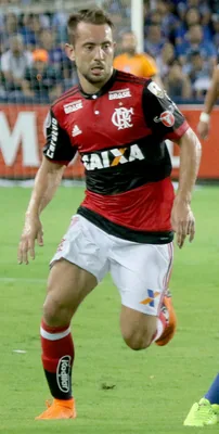 Retrato de Everton Ribeiro